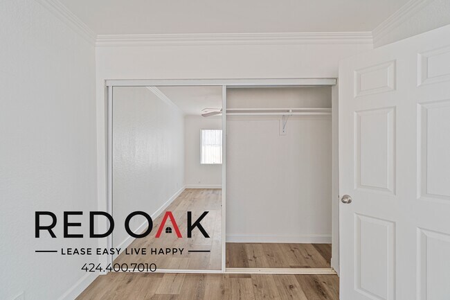 Building Photo - 4069 Oakwood Ave