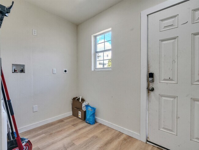 Building Photo - 5224 Bernardo De Galvez Ave