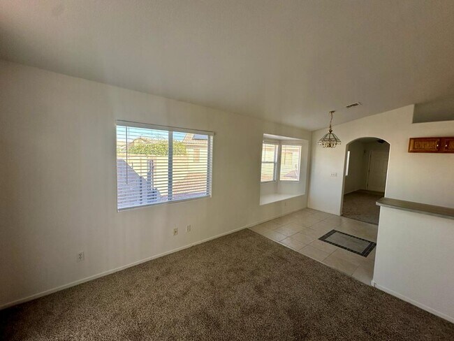 Building Photo - 550 Sparrow Gull Ct