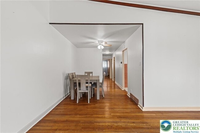 Building Photo - 732 N St Lucas St