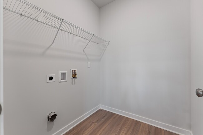 Building Photo - 7205 Chatfield Way