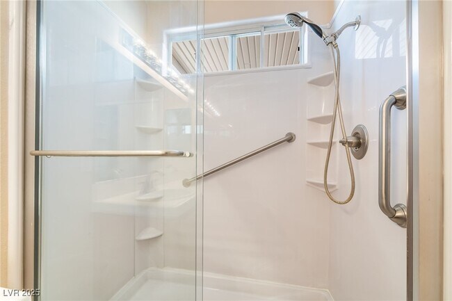 Building Photo - 812 Seco Verde Ave