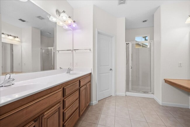 Building Photo - 3621 el Dala Ln