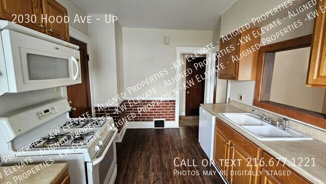 Building Photo - 2030 Hood Ave