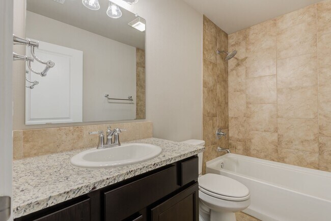 Building Photo - 1/2 off First Months Rent! Wonderful 3/2/2...