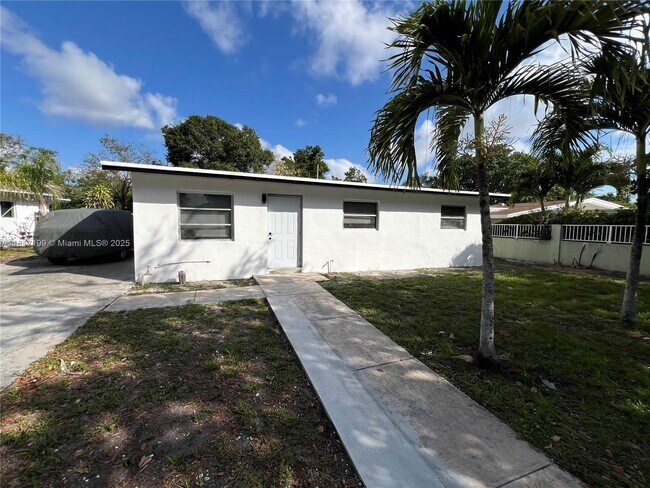 Building Photo - 1615 NW 16th St