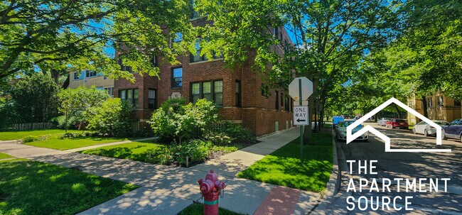 Building Photo - 832 Seward St