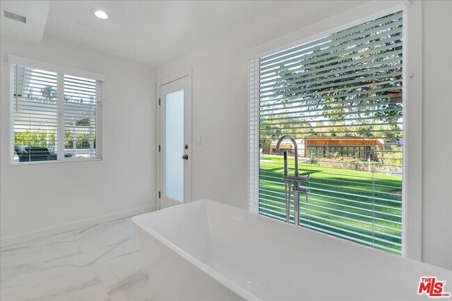Building Photo - 4862 Adele Ct