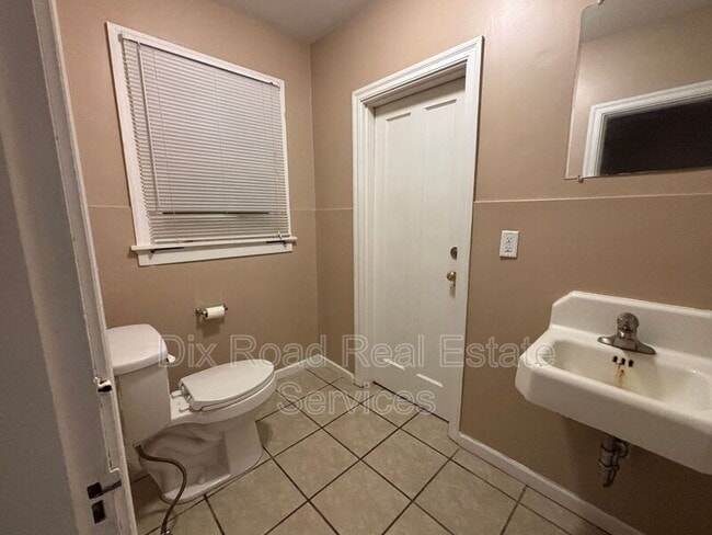 Building Photo - 107 Edgewood Ave