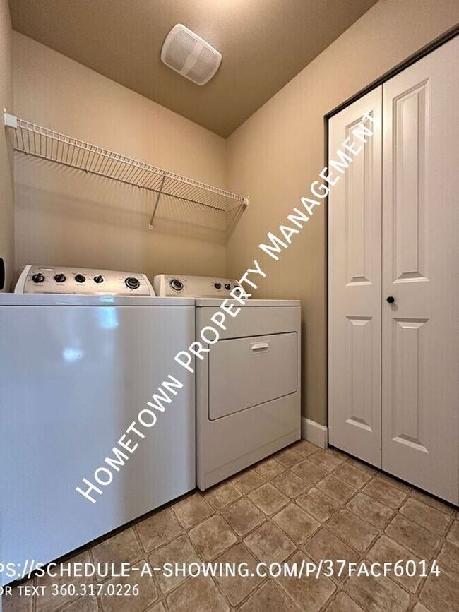 Building Photo - 4325 Oso Berry St NW