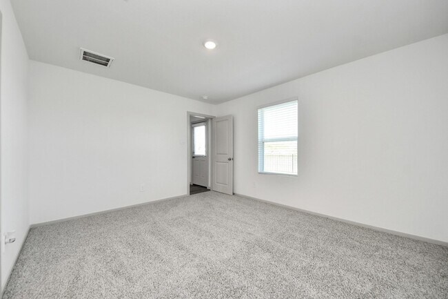 Building Photo - 1027 Bluegill Ln