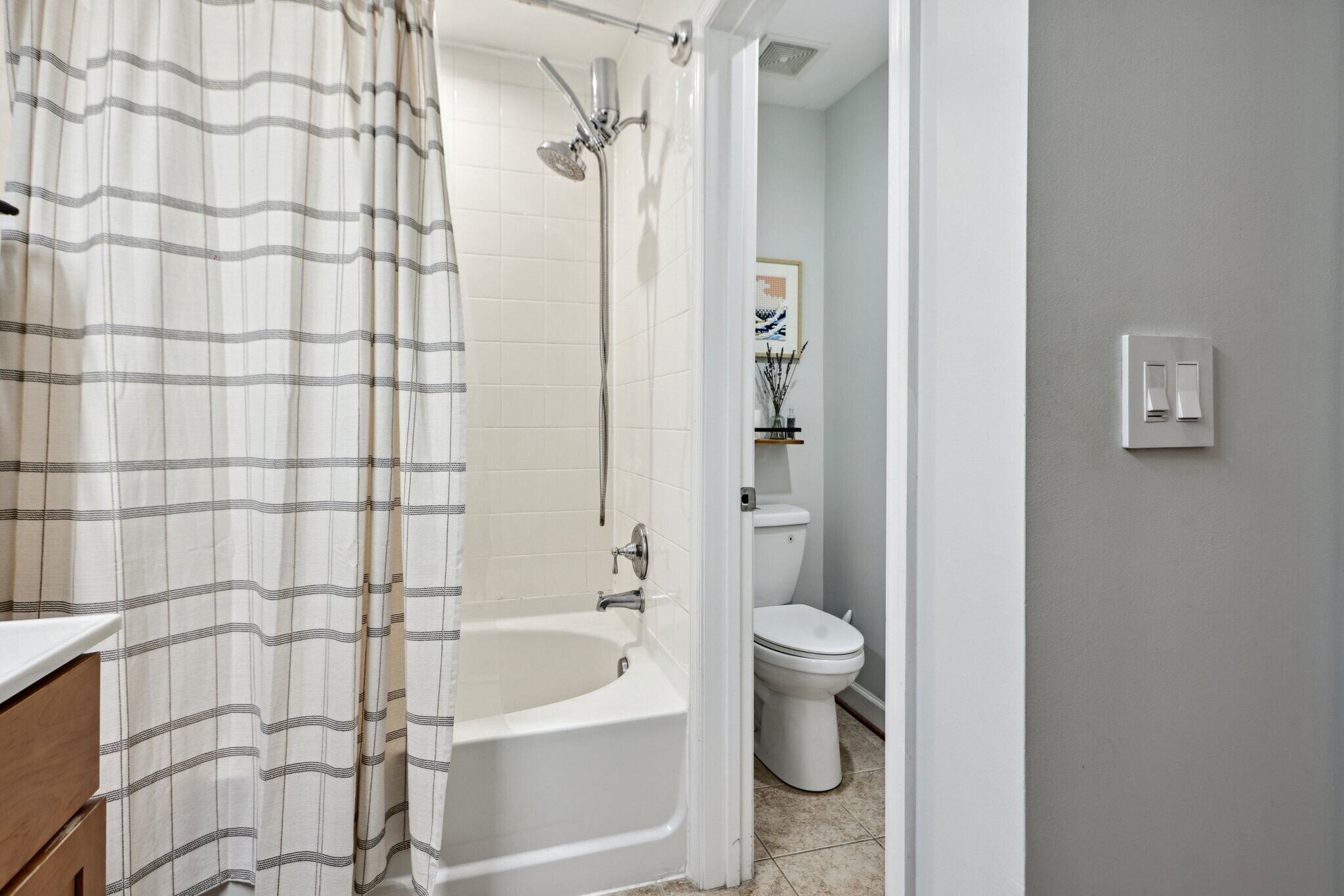 Building Photo - 4091 S Four Mile Run Dr