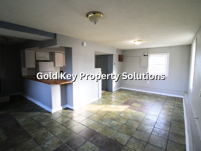 Building Photo - 2 BR 1 BA House Off Scatterfield (NO SECTION 8)