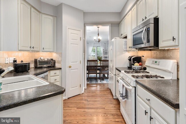 Building Photo - 158 Maloney Terrace