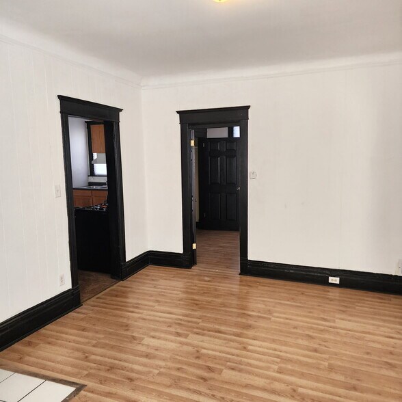 Building Photo - 1528 Thorn St