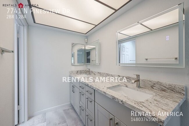 Building Photo - Resort Style Living