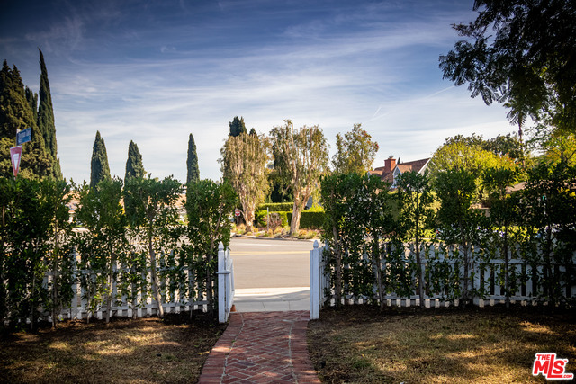 Building Photo - 4483 Sherman Oaks Cir