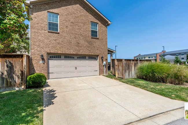 Building Photo - Beautiful Beaumont townhome – $3,000/Month