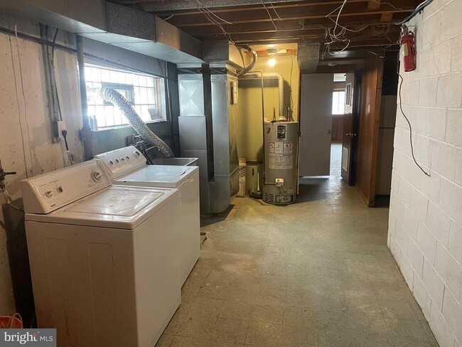 Building Photo - 1230 Napfle Ave