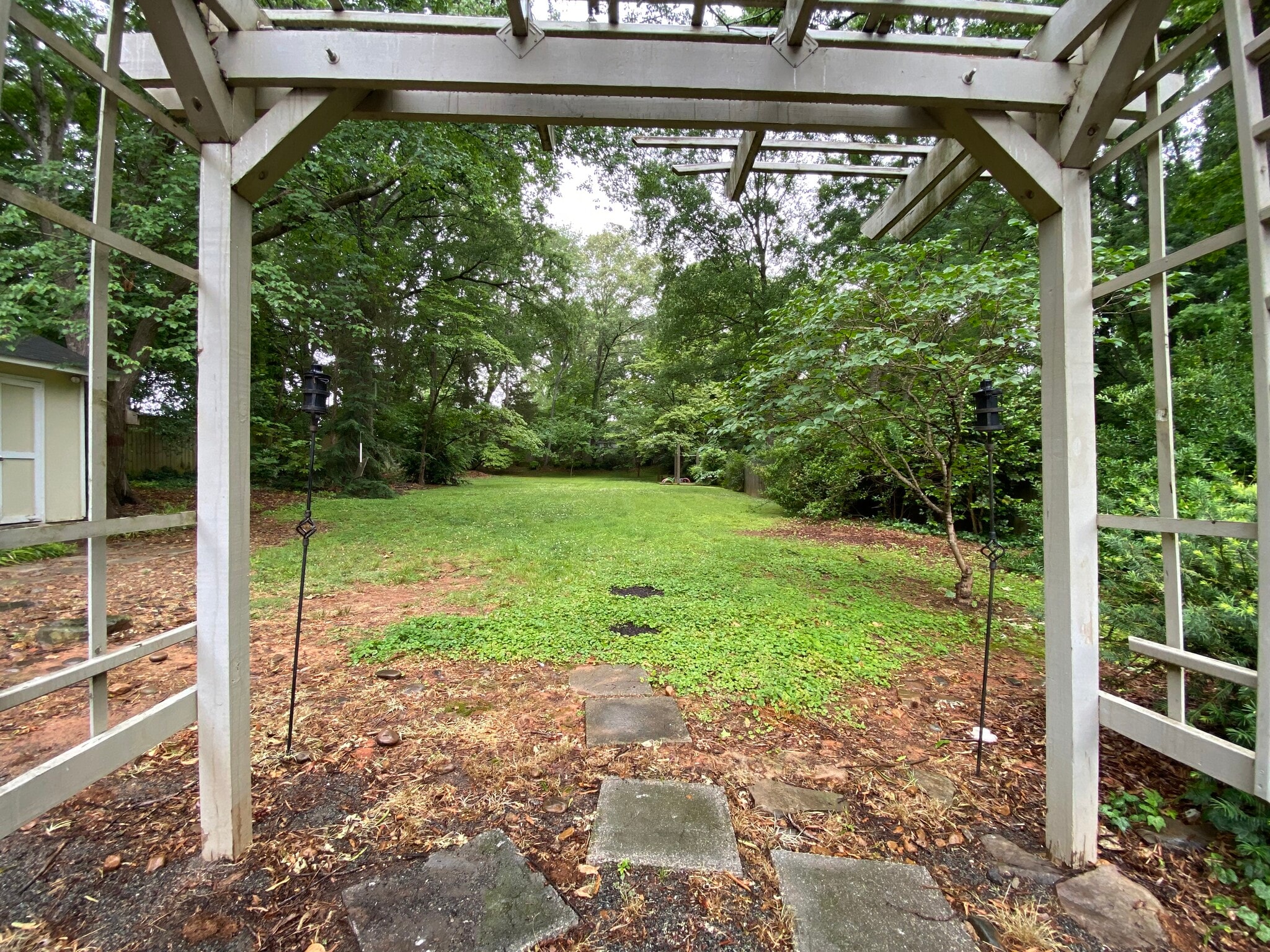 Building Photo - 627 mayview dr