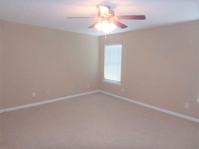 Building Photo - Awesome 4 Bed 3 Bath House In SW Columbia!