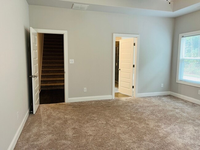 Building Photo - ***MOVE IN SPECIAL*** Wow! Perfect 4 bedro...