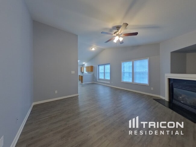 Building Photo - 10429 Hugue Way