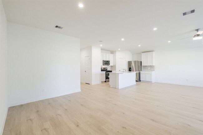 Building Photo - 31718 Hallington Hl Ln