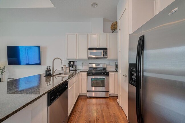 Building Photo - 1140 Patterson St