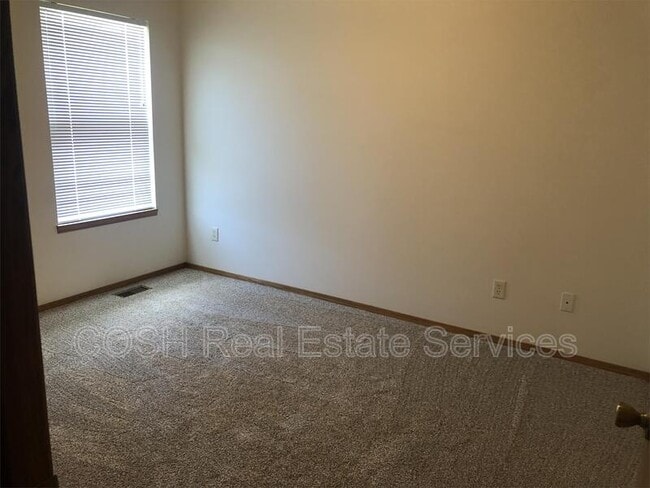 Building Photo - 1342 N Aksarben Ct