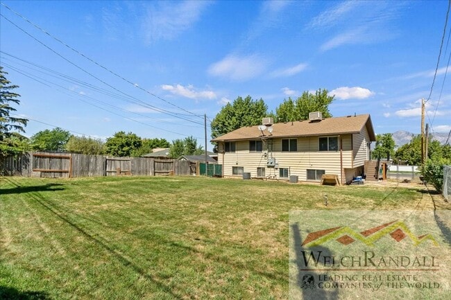 Building Photo - 2 Bedroom 1 Bath Ogden Duplex