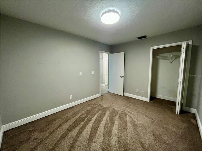 Building Photo - 727 N Himes Ave