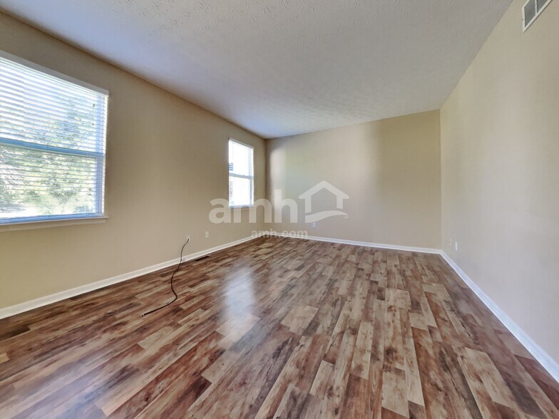 Building Photo - 2106 Prairie Clover Dr