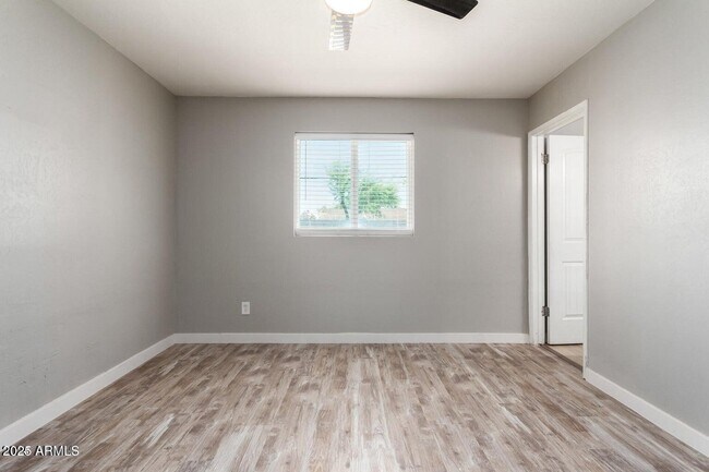 Building Photo - 3526 W Seldon Ln