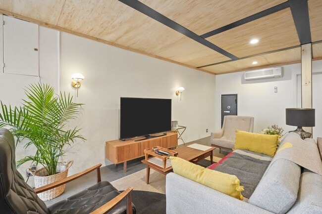 Building Photo - 21549 Summit Trail