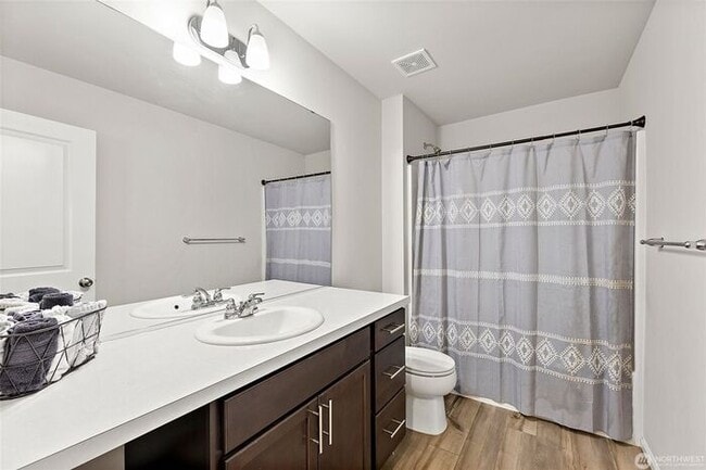 Building Photo - AVAILABLE NOW JULY FREE Yelm home builit i...
