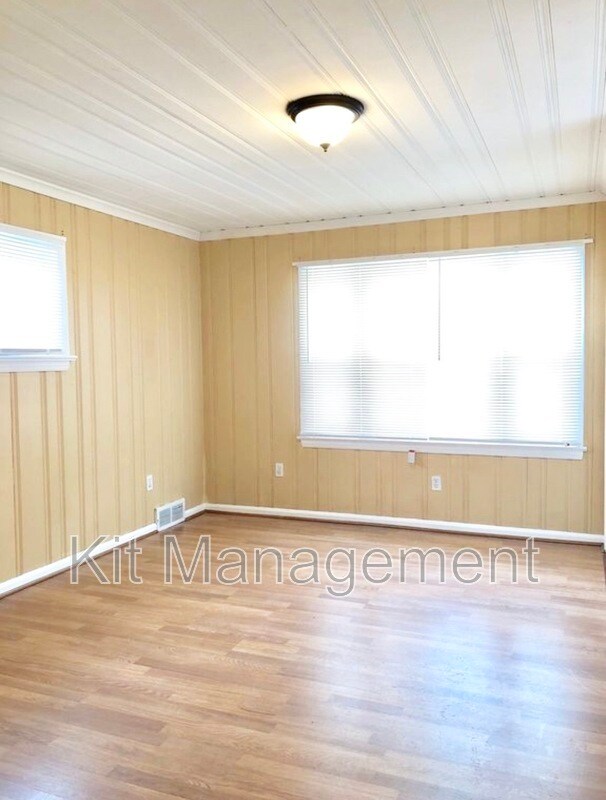 Building Photo - 1338 Crestwood Rd
