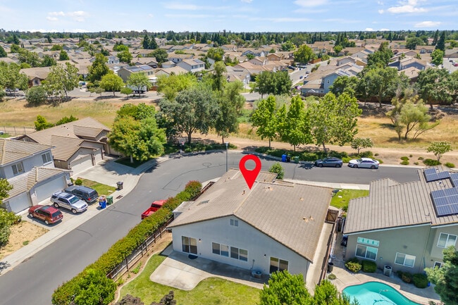 Building Photo - 9259 Crystal Falls Way