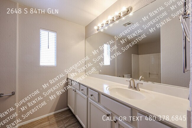 Building Photo - 2648 S 84th Gln