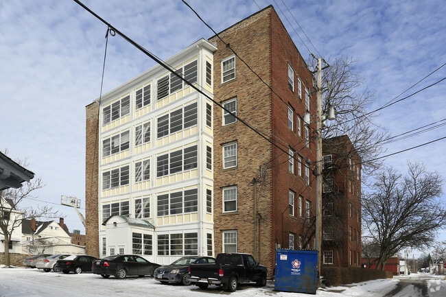 Building Photo - Colonial Apartments