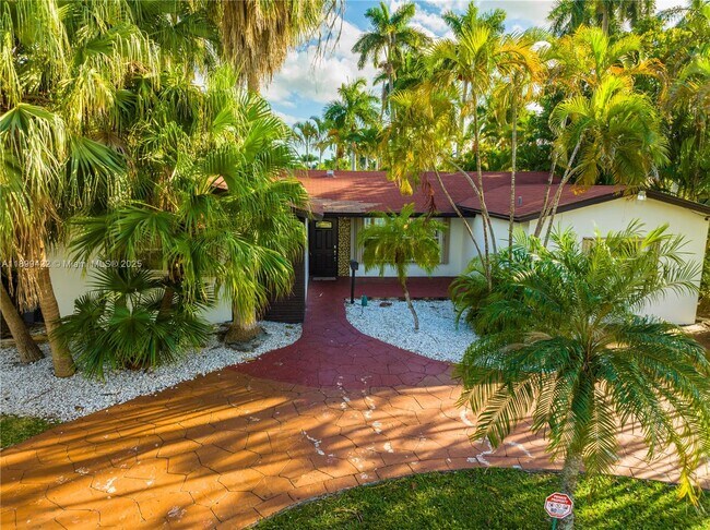 Building Photo - 1244 Garfield St