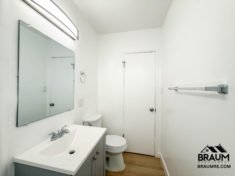 Building Photo - 2043 S Bedford St