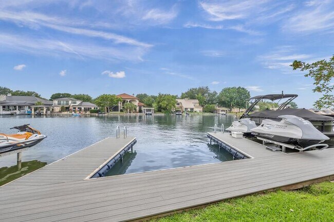 Building Photo - 604 Port