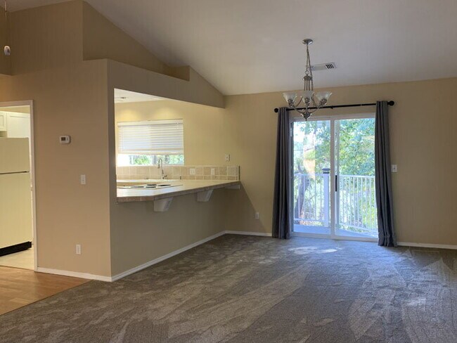 Building Photo - Spacious 2-bedroom home near Lyons Park; rent includes water