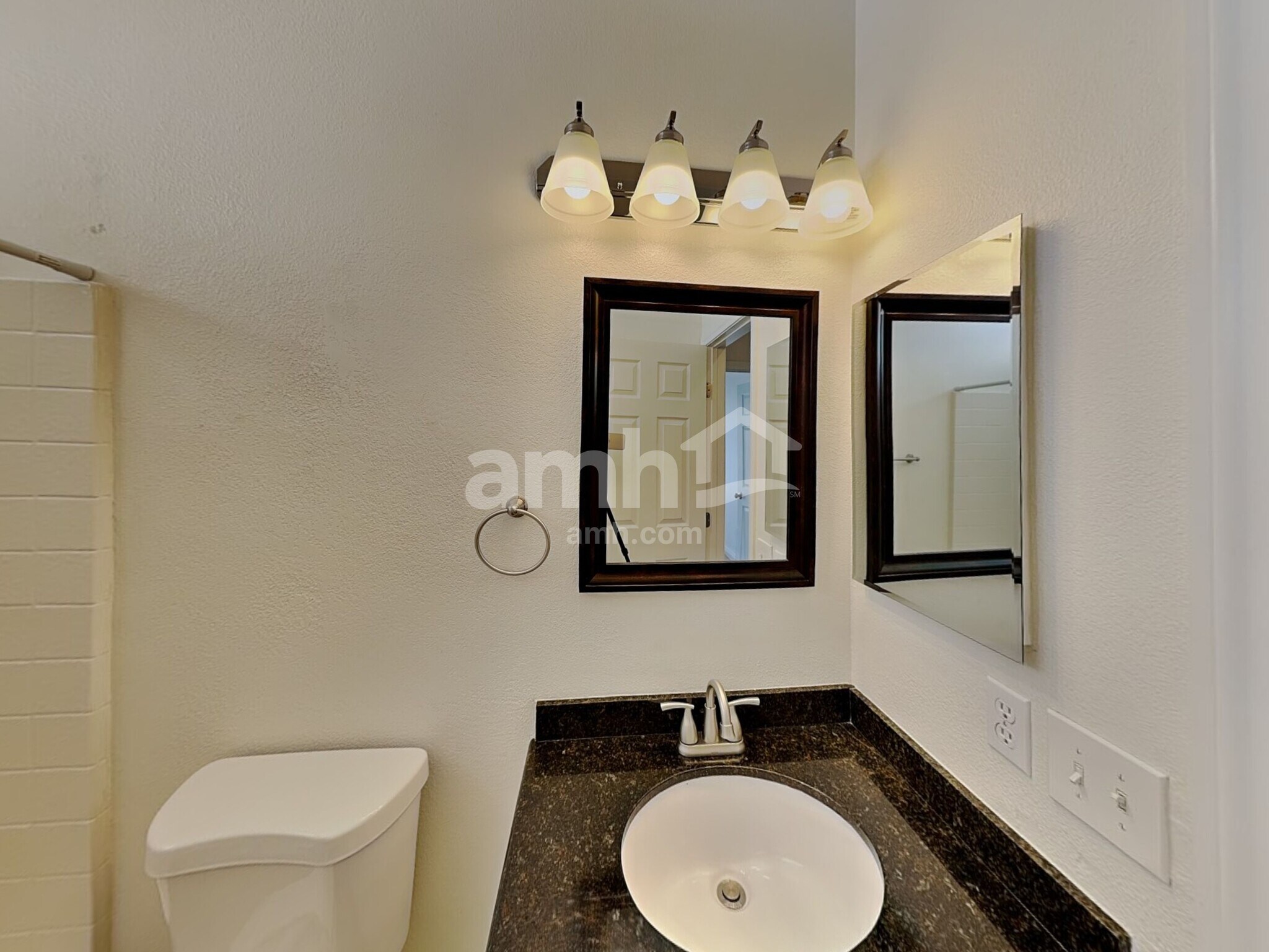 Building Photo - 1660 Encarta St