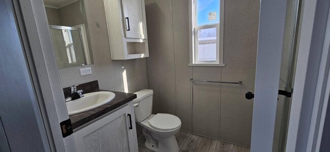 Building Photo - 25 Colony Dr