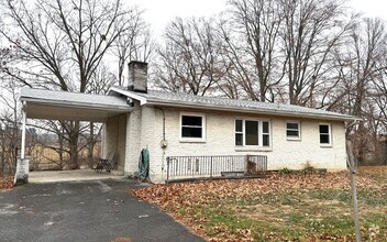 Building Photo - 3 Bedroom Annville Home