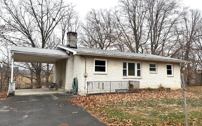 Primary Photo - 3 Bedroom Annville Home