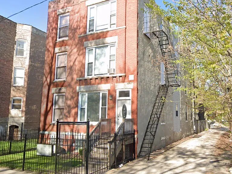 Building Photo - 6045 S Rhodes Ave