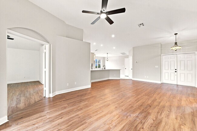 Building Photo - 3708 Kent Dr